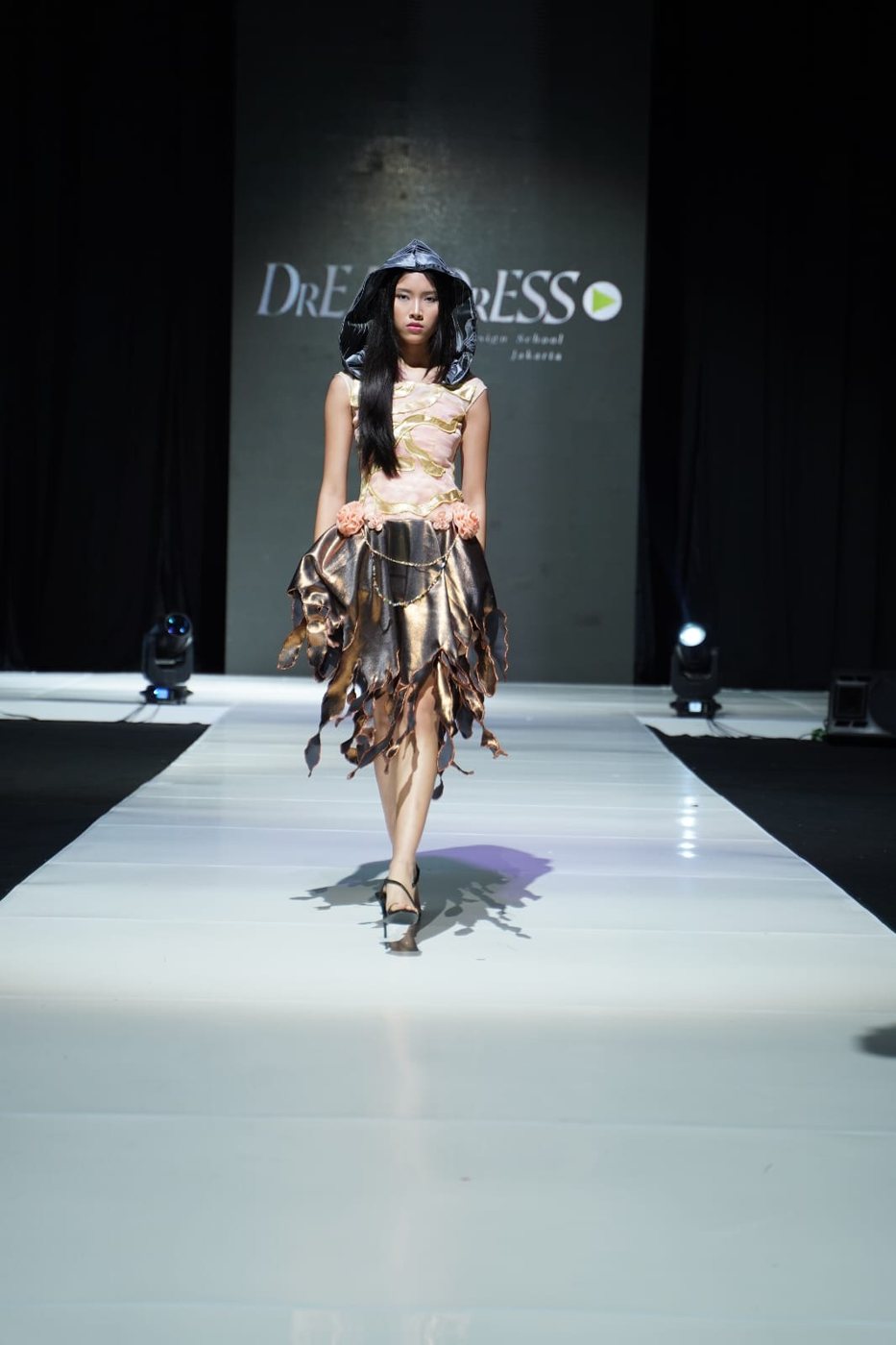 Runway look from the hartique collection