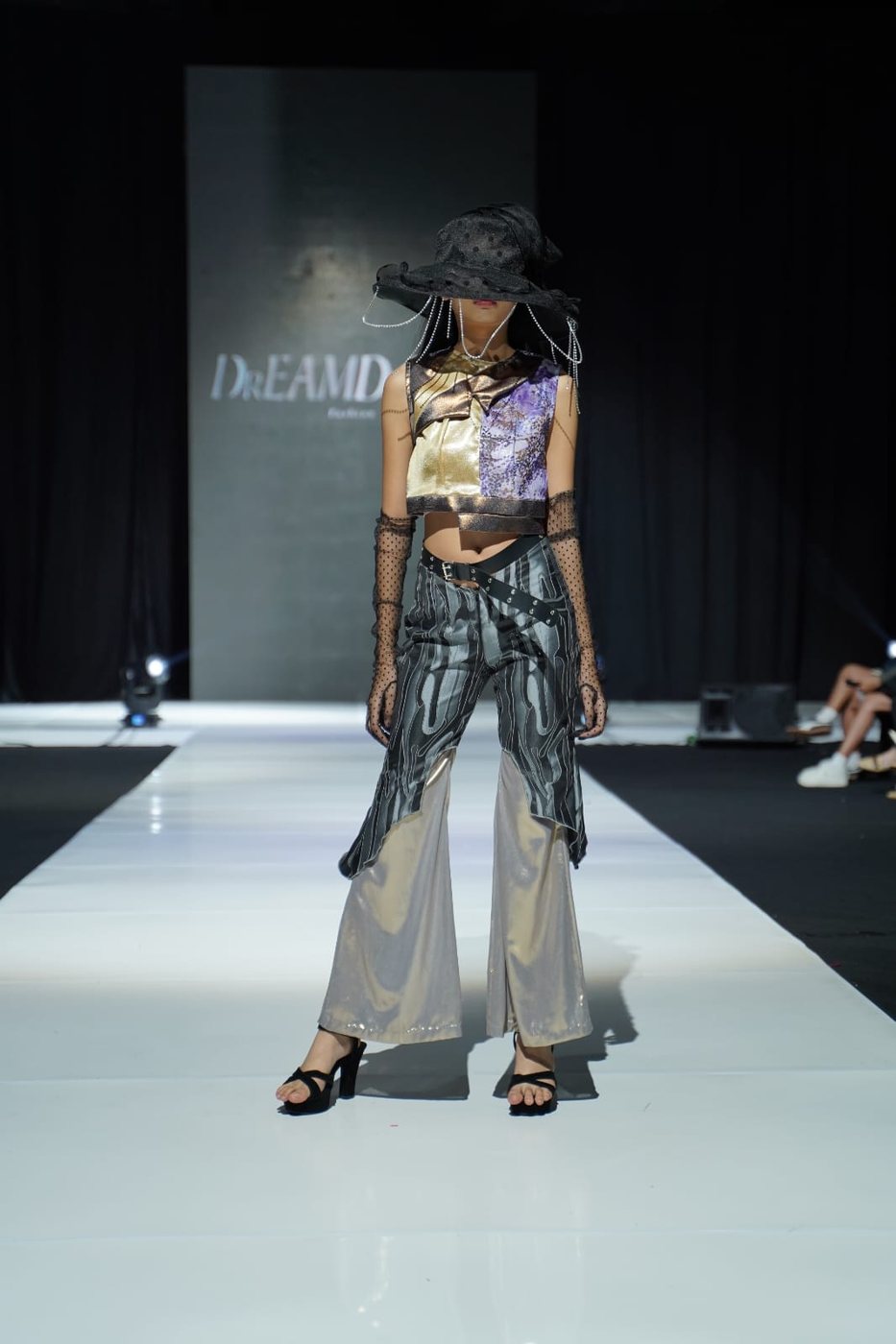 Runway look from the hartique collection